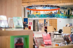 An image of the circular "New and Novel" sign in Central library